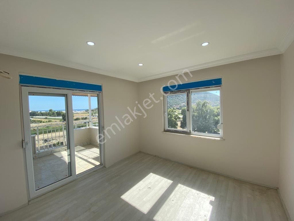 Denize Yakın, Kale Ve Deniz Manzaralı, Ayrı Mutfaklı 4+1 Dublex - Görsel 6