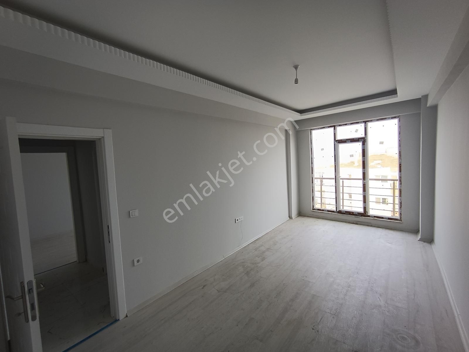 Barbaros Mah. Cadde Üzerinde Deniz Manzaralı Satılık Sıfır 2+1 - Görsel 3