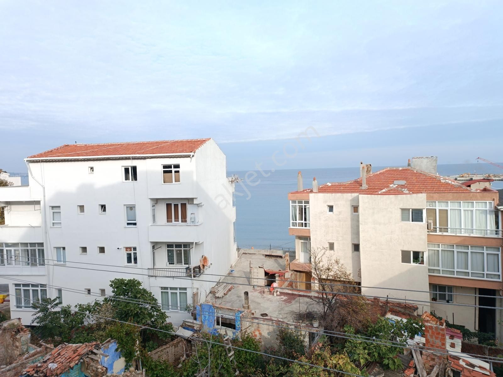 Barbaros Mah. Cadde Üzerinde Deniz Manzaralı Satılık Sıfır 2+1