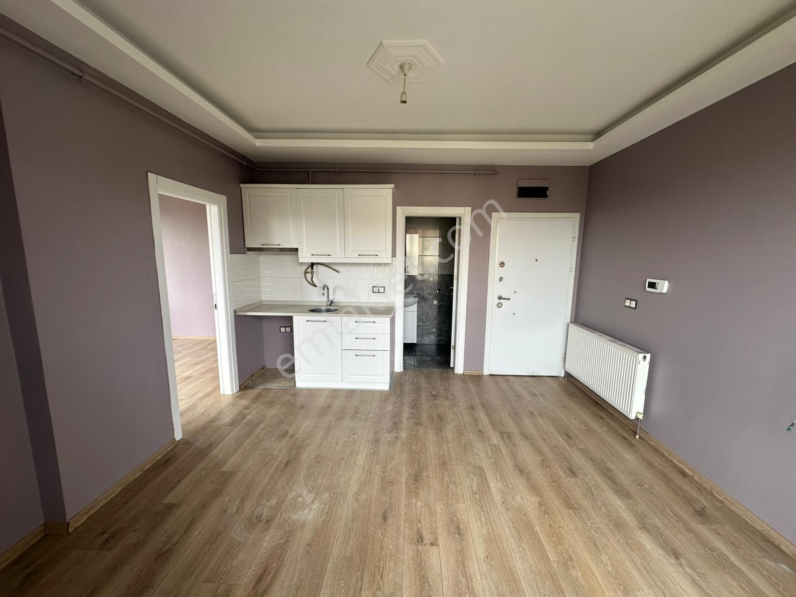 Muratlı Cad. Üzerinde Satılık Asansörlü Balkonlu 1+1 - Görsel 10