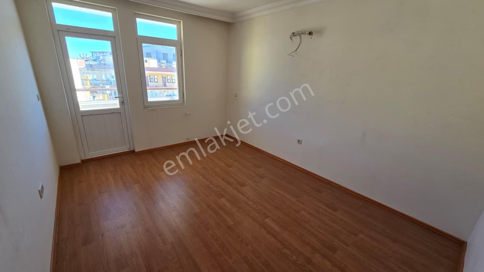 Alanya Merkezde Hacet Mahallesi Kiralık 3+1 Geniş Daire - Görsel 23