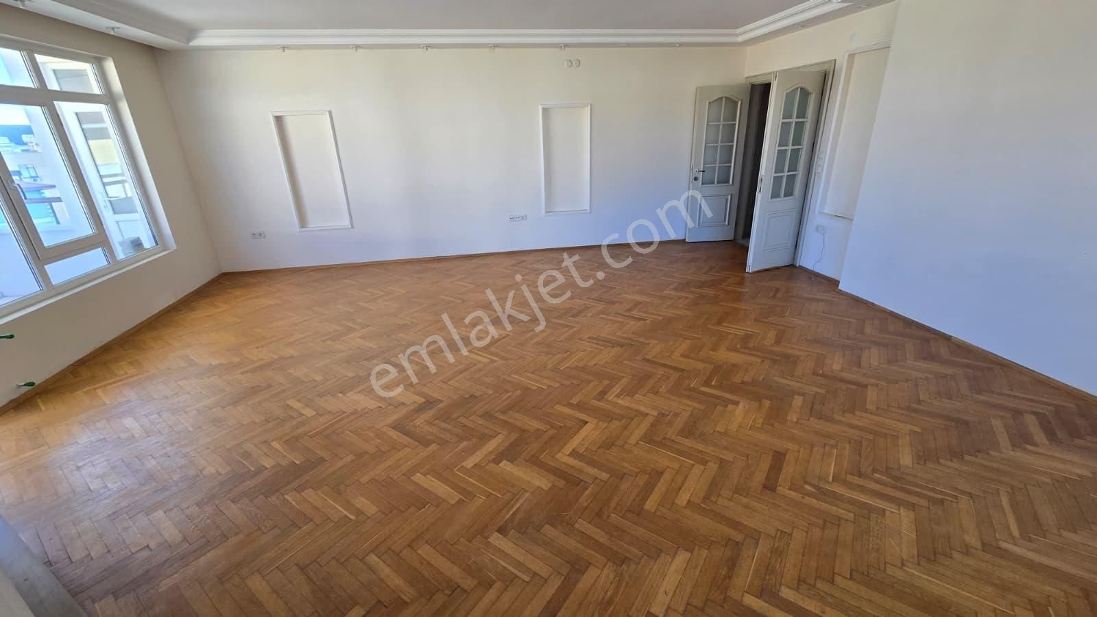 Alanya Merkezde Hacet Mahallesi Kiralık 3+1 Geniş Daire - Görsel 12