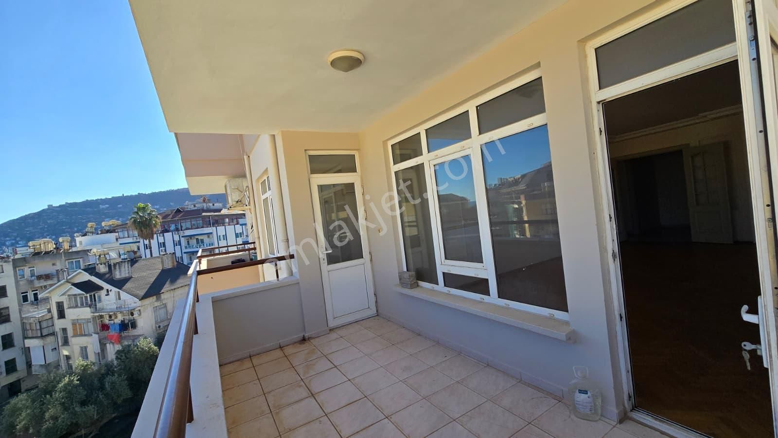 Alanya Merkezde Hacet Mahallesi Kiralık 3+1 Geniş Daire - Görsel 15