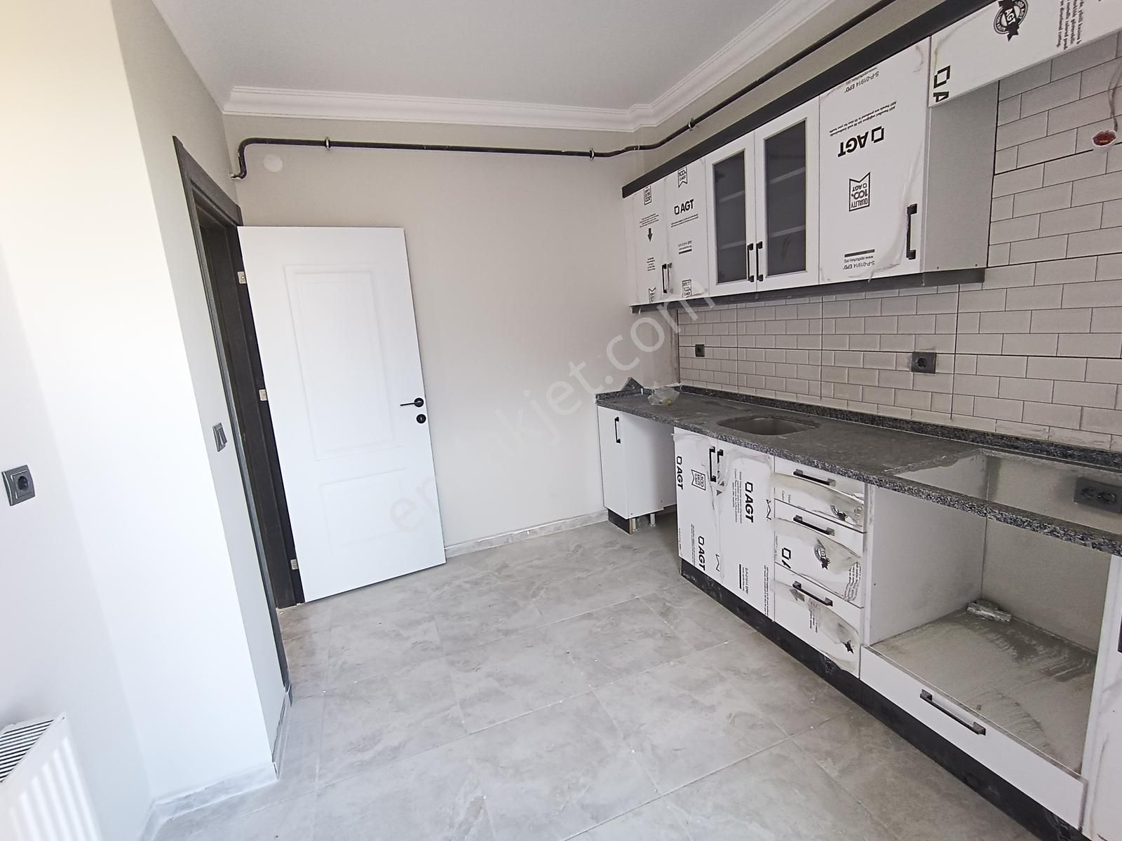 Acil Satılık Çınarlı Mah K Otoparklı Deniz Manzaralı Sıfır 2+1 - Görsel 5