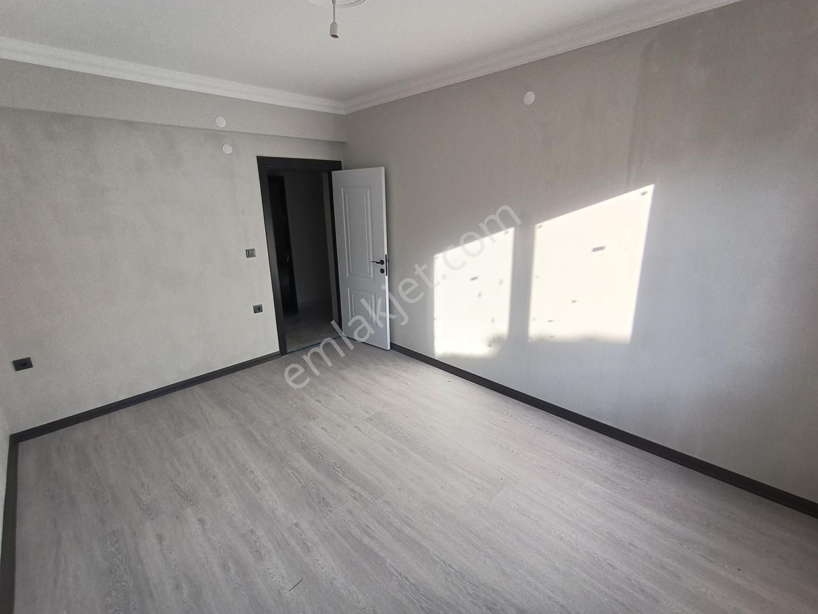 Acil Satılık Çınarlı Mah K Otoparklı Deniz Manzaralı Sıfır 2+1 - Görsel 8