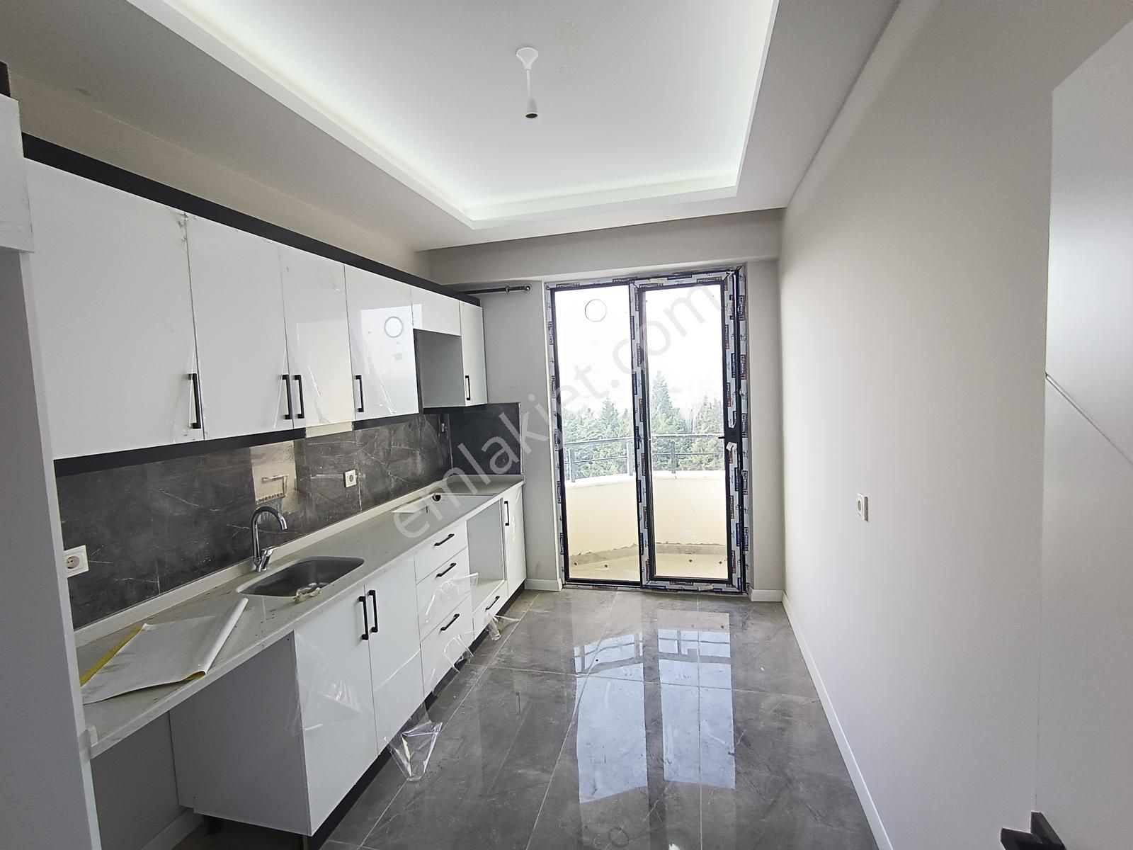 Çınarlı Mah. Cadde Üzerinde Satılık Sıfır 3+1 - Görsel 10