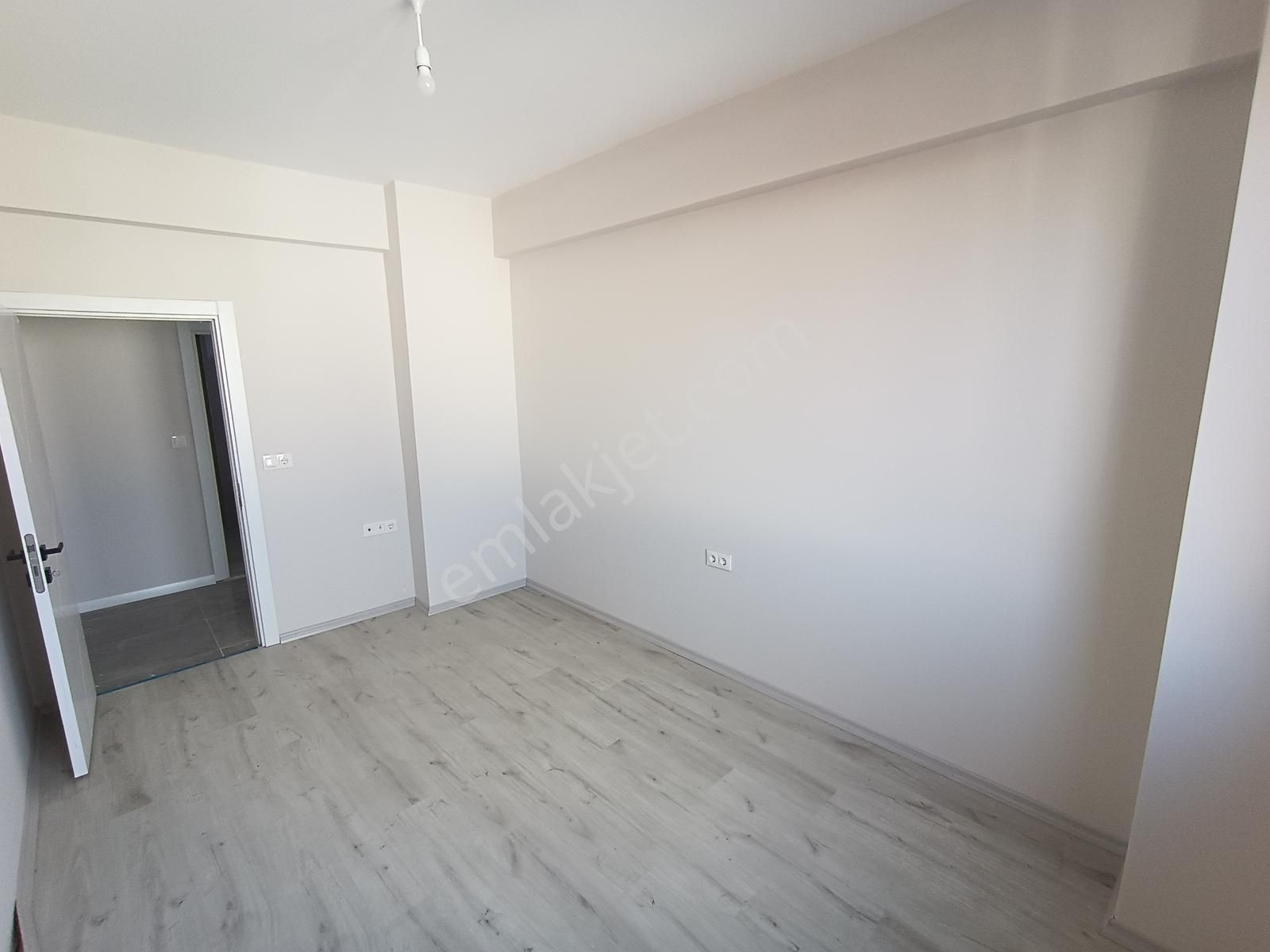 Çınarlı Mah. Cadde Üzerinde Satılık Sıfır 3+1 - Görsel 20