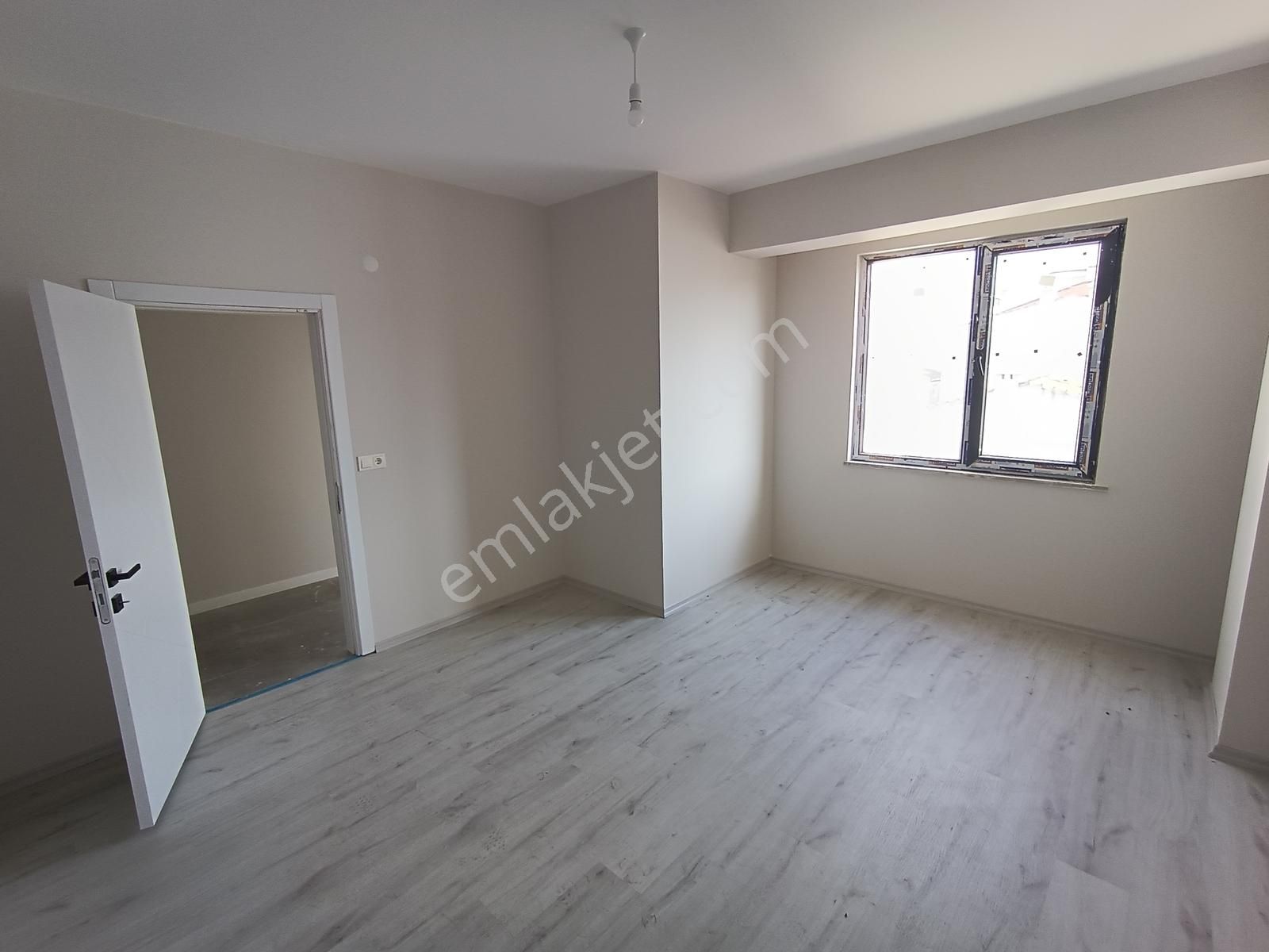 Çınarlı Mah. Cadde Üzerinde Satılık Sıfır 3+1 - Görsel 6