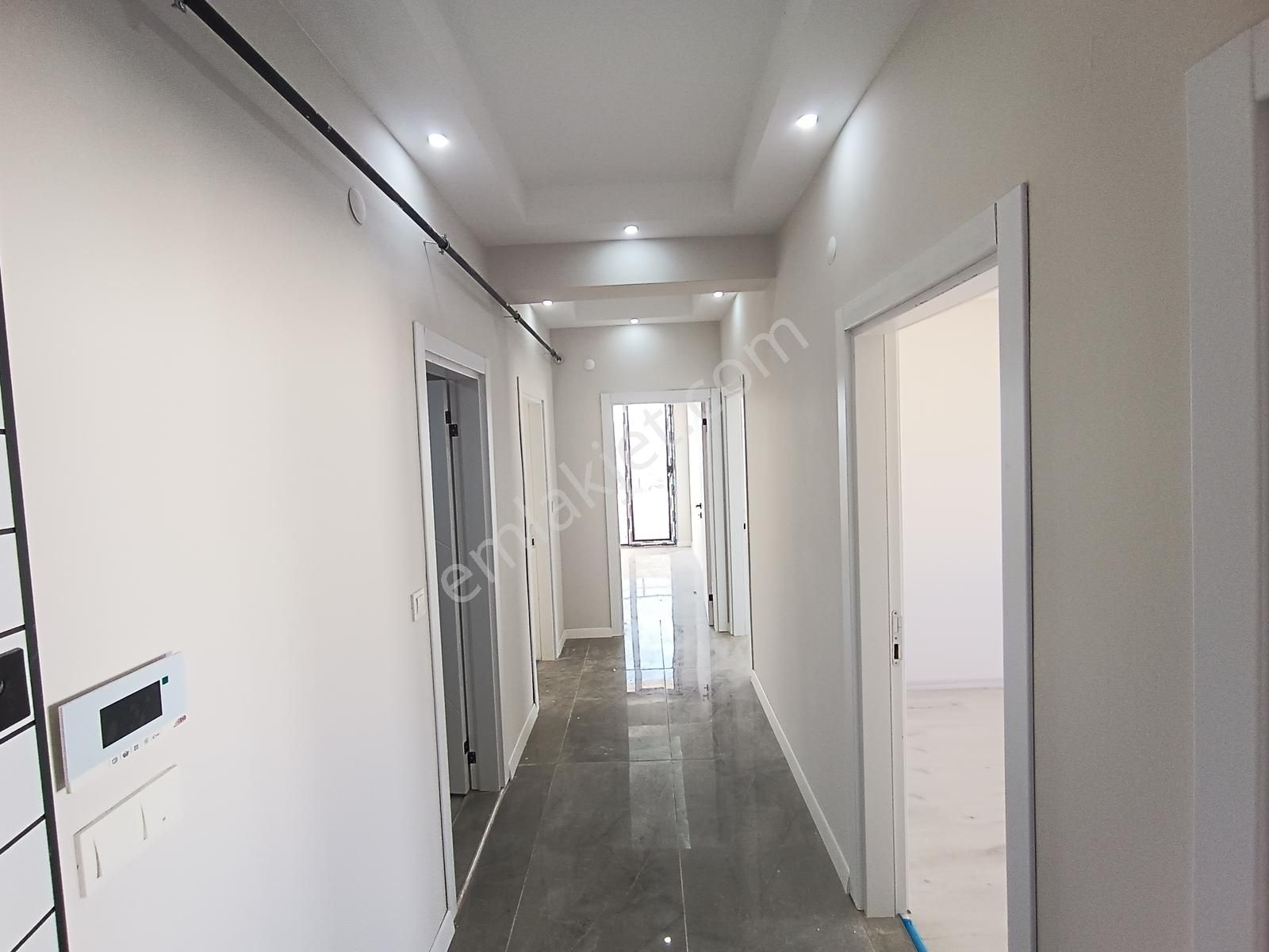 Çınarlı Mah. Cadde Üzerinde Satılık Sıfır 3+1 - Görsel 16