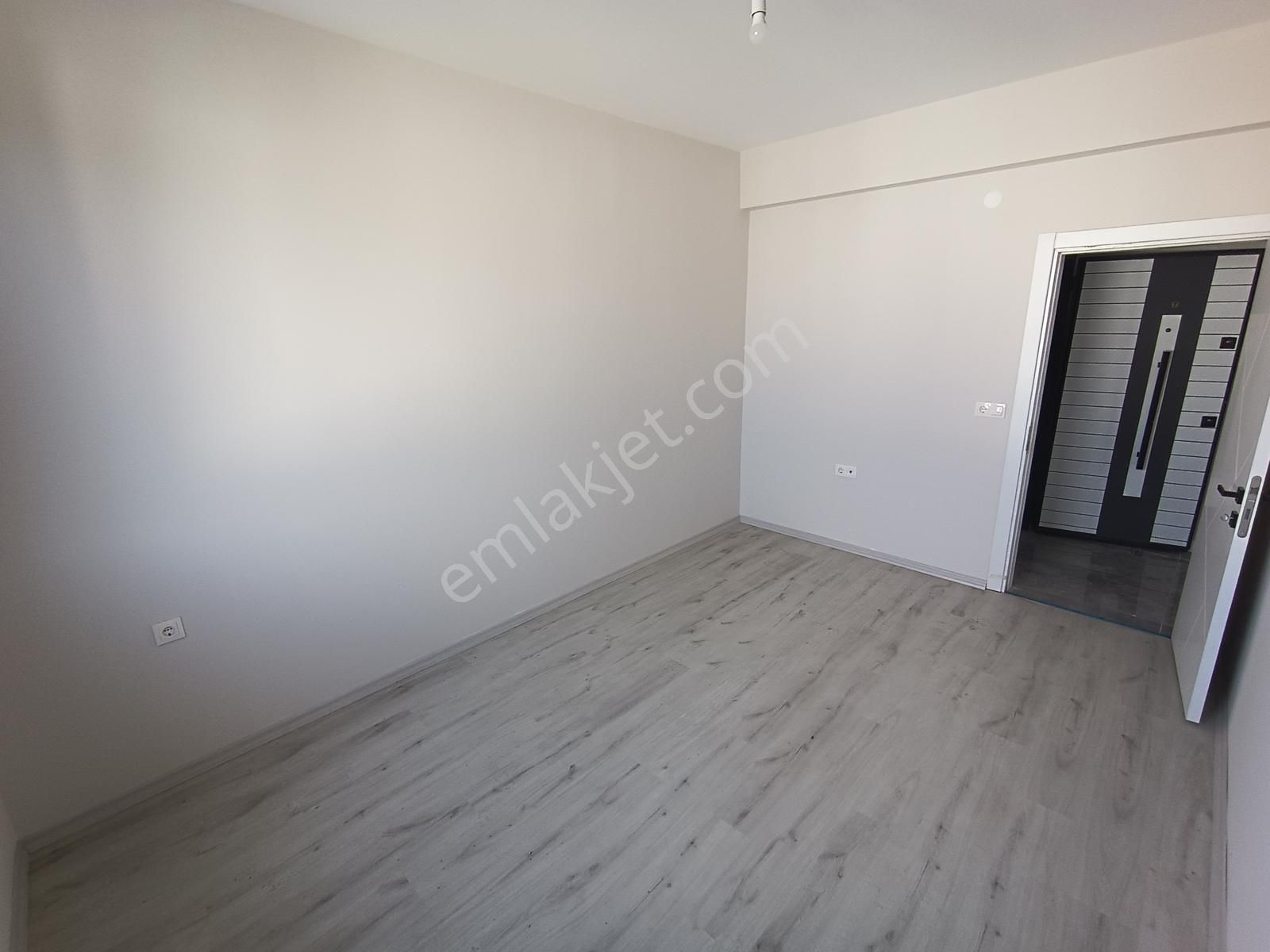 Çınarlı Mah. Cadde Üzerinde Satılık Sıfır 3+1 - Görsel 22