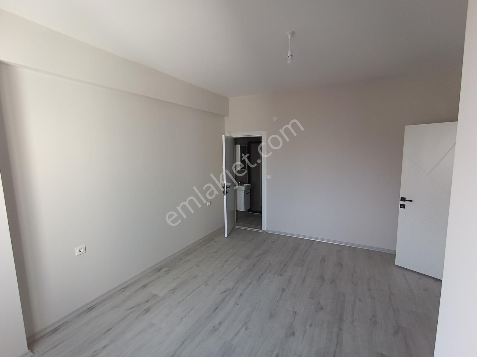 Çınarlı Mah. Cadde Üzerinde Satılık Sıfır 3+1 - Görsel 19