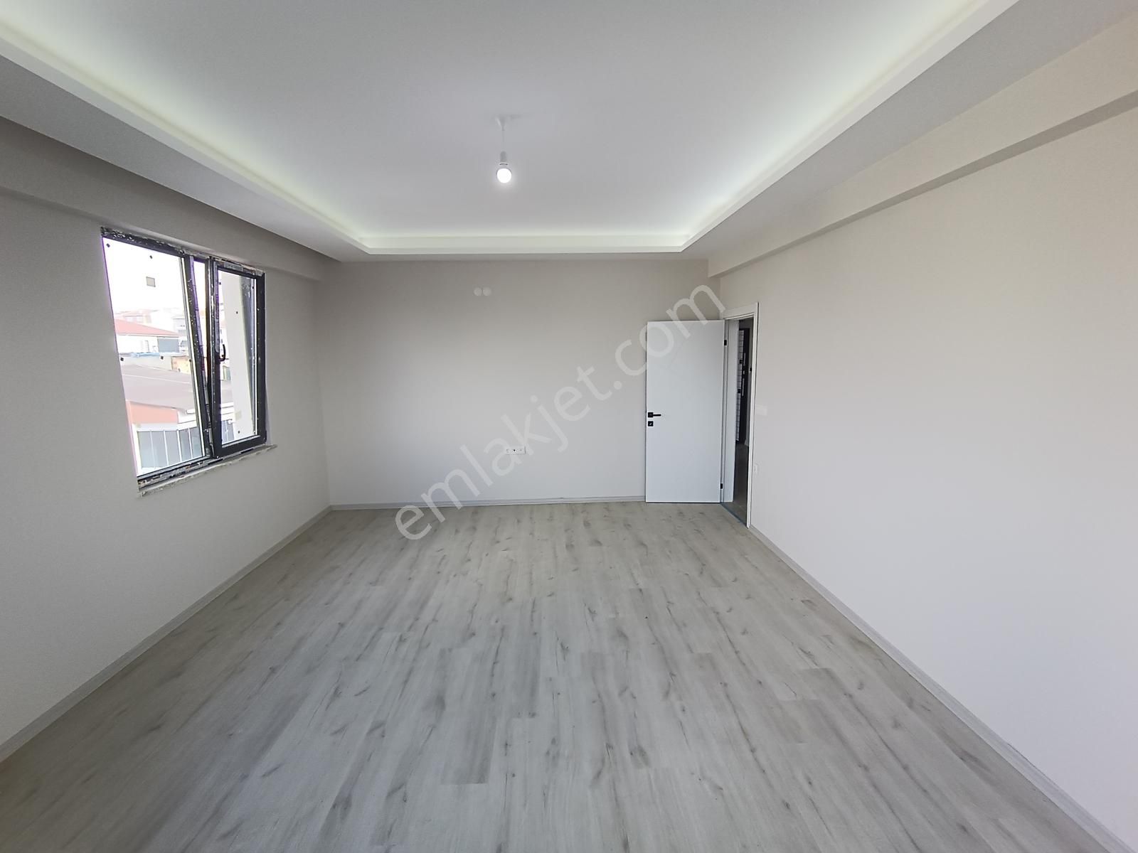 Çınarlı Mah. Cadde Üzerinde Satılık Sıfır 3+1 - Görsel 9