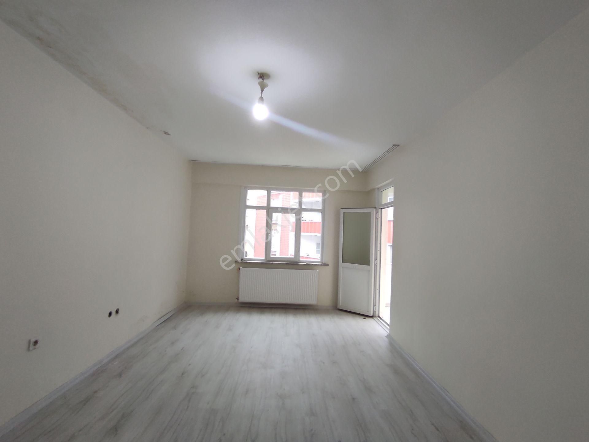 Bahçelievler Cumhuriyet Mah 110,m2-3+1-3,kat Daire