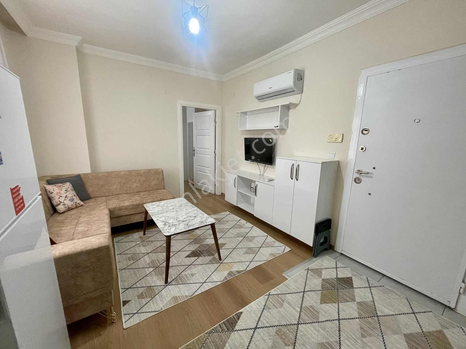 Ulusoy Caddesinde 2 Bloklu Site İçinde Arakat Eşyalı 1+1 Kiralık - Görsel 23