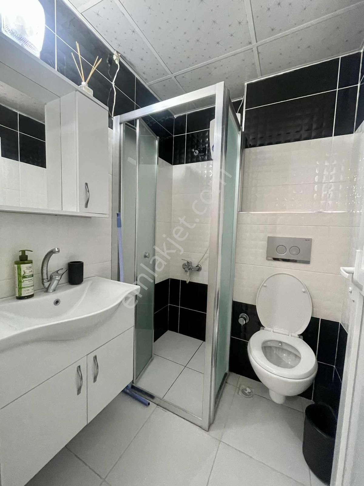 Ulusoy Caddesinde 2 Bloklu Site İçinde Arakat Eşyalı 1+1 Kiralık - Görsel 27