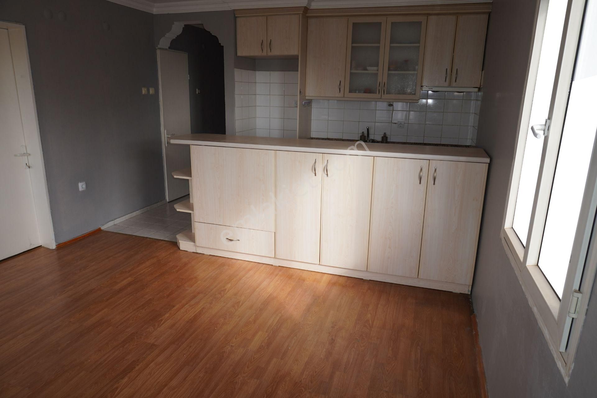 Evka 5 De Kiralık 2+1 Açık Mutfak Balkonlu Çiğli Serkan Emlakdan - Görsel 3