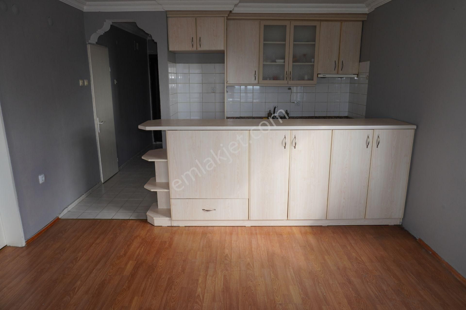 Evka 5 De Kiralık 2+1 Açık Mutfak Balkonlu Çiğli Serkan Emlakdan - Görsel 5