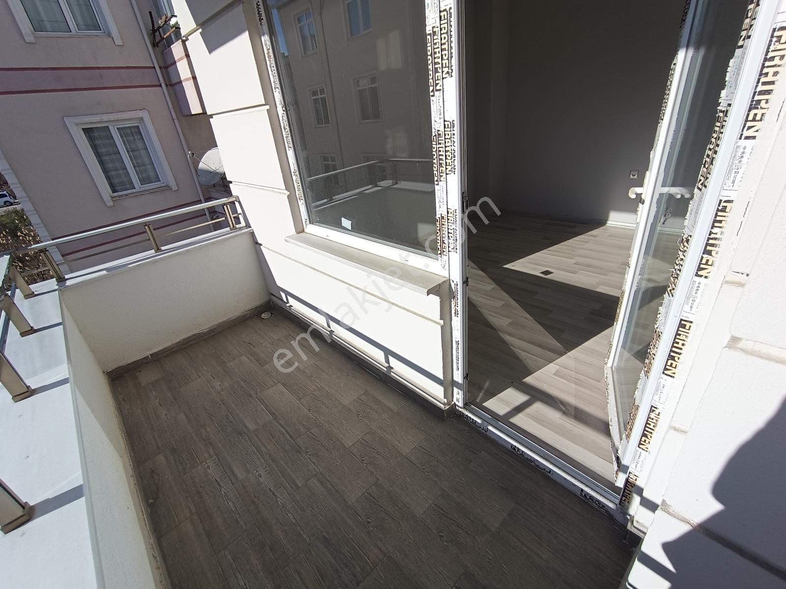 Altınova Mah. İskanlı Çarşı İçinde Satılık İskanlı Ara Kat 3+1 - Görsel 16