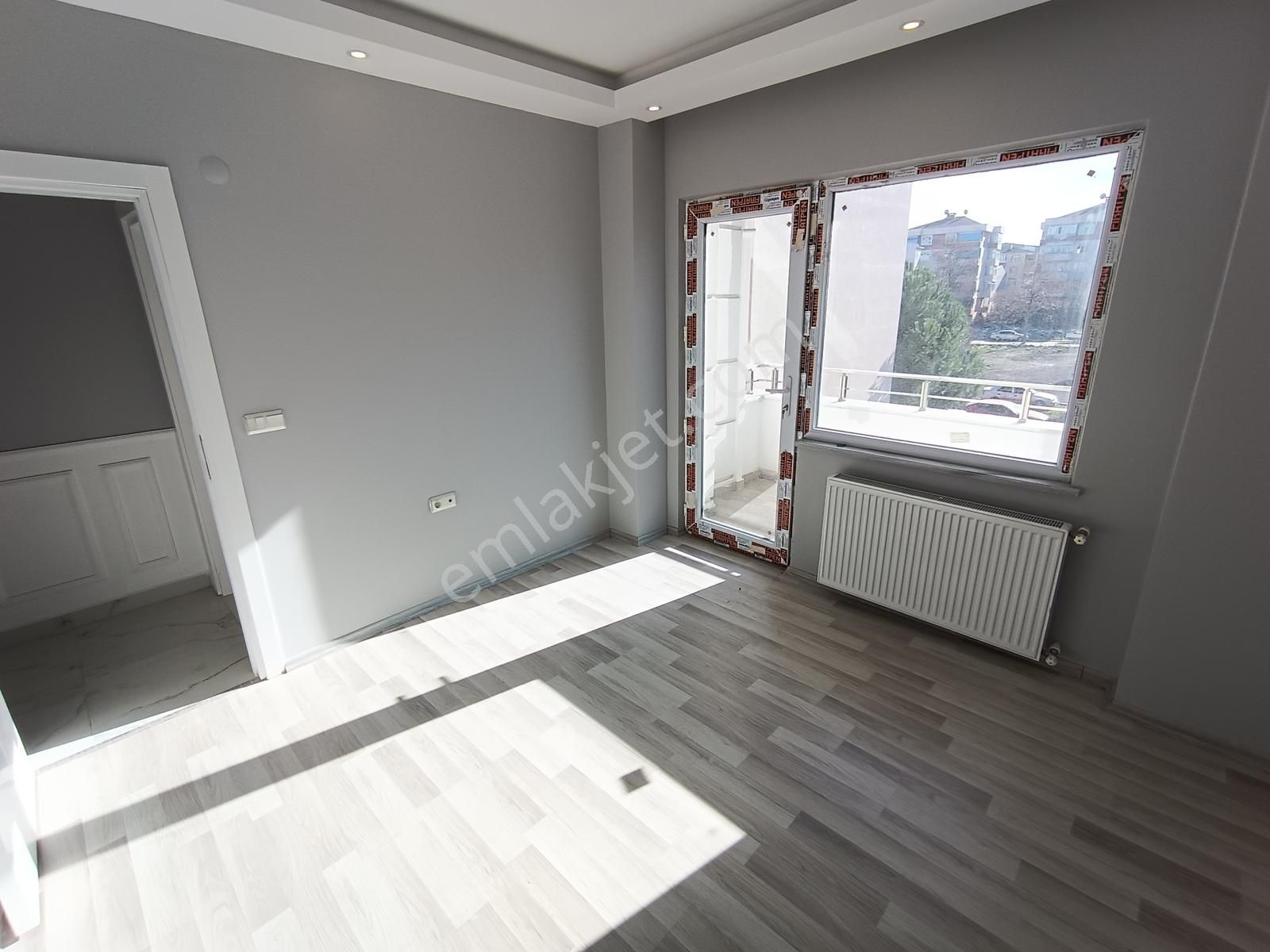 Altınova Mah. İskanlı Çarşı İçinde Satılık İskanlı Ara Kat 3+1 - Görsel 15