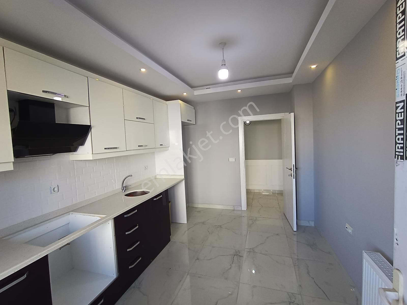 Altınova Mah. İskanlı Çarşı İçinde Satılık İskanlı Ara Kat 3+1 - Görsel 3