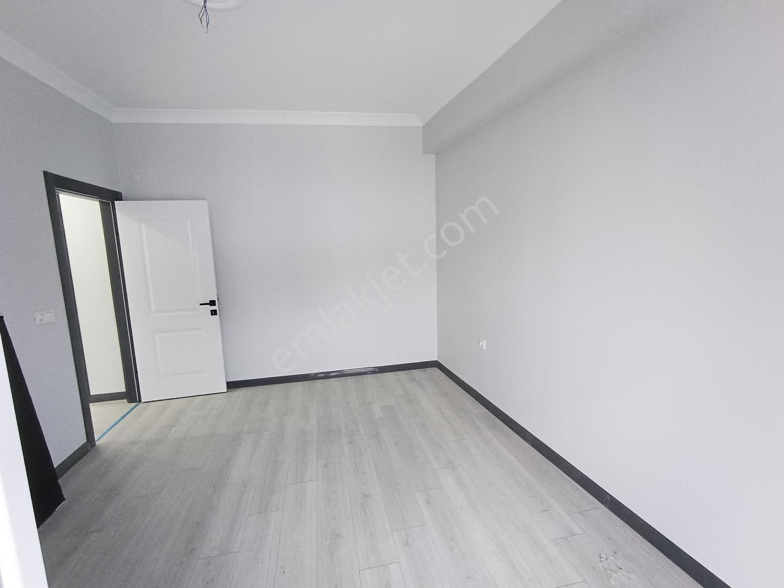 Ortacami Mah. Satılık İskanlı Ebeveyn Banyolu Ara Kat Geniş 2+1 - Görsel 20