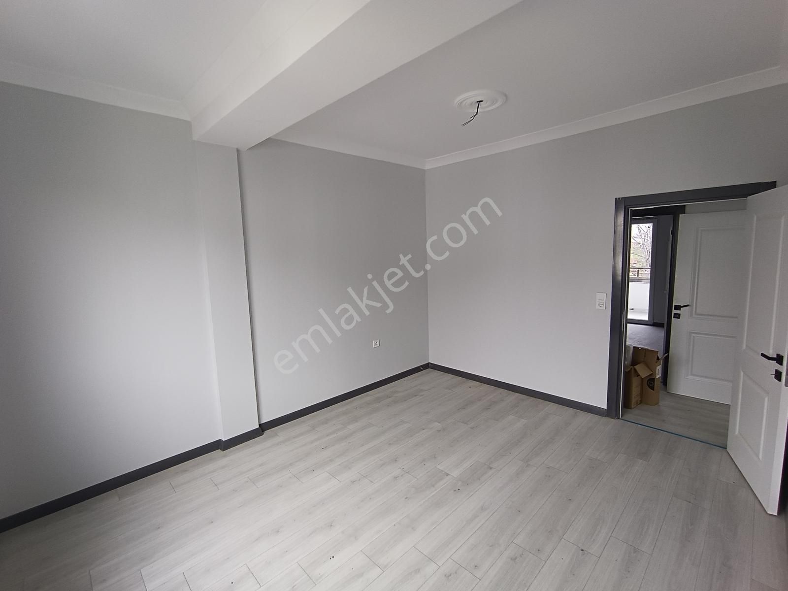 Ortacami Mah. Satılık İskanlı Ebeveyn Banyolu Ara Kat Geniş 2+1 - Görsel 18