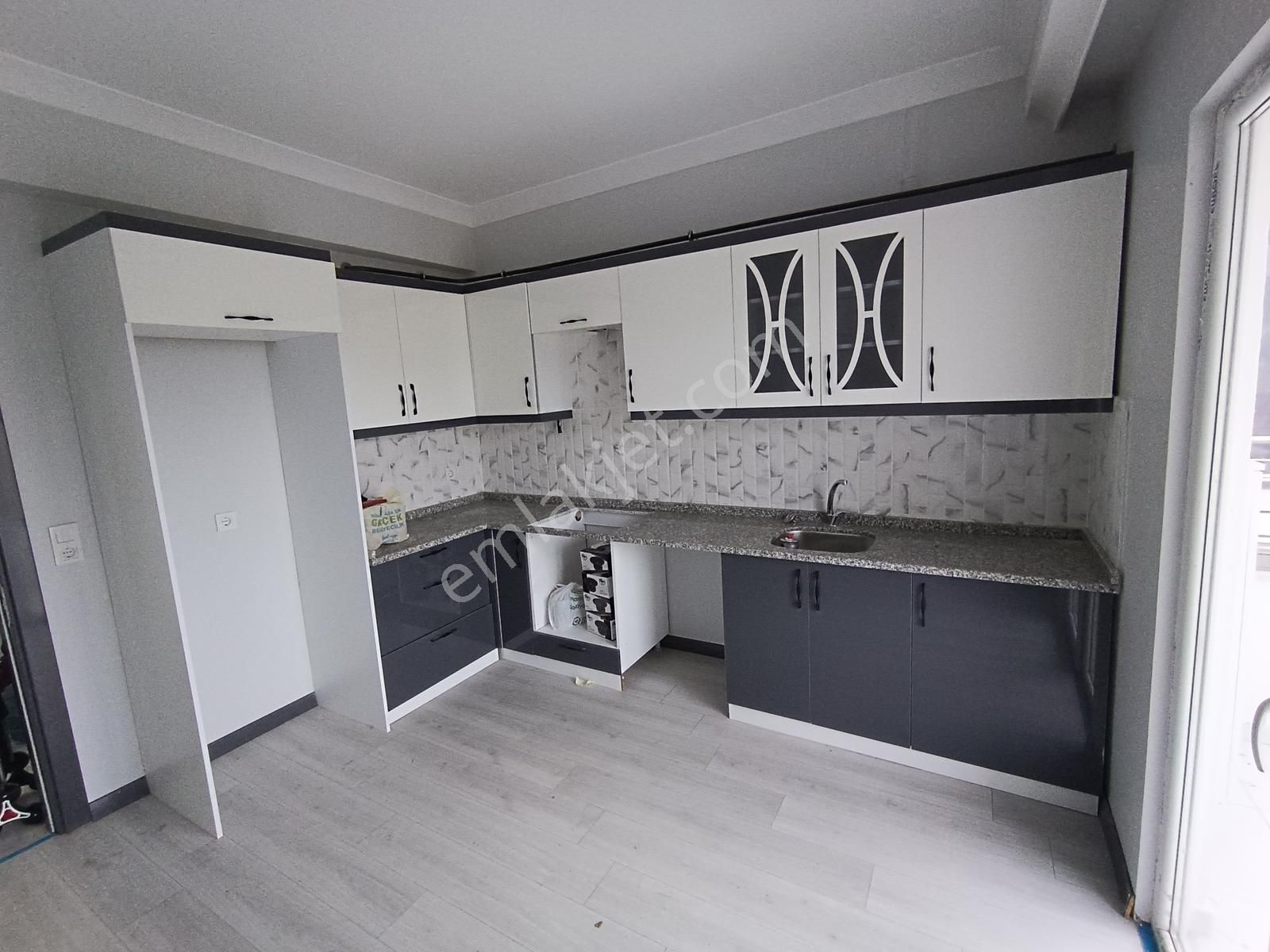 Ortacami Mah. Satılık İskanlı Ebeveyn Banyolu Ara Kat Geniş 2+1 - Görsel 7