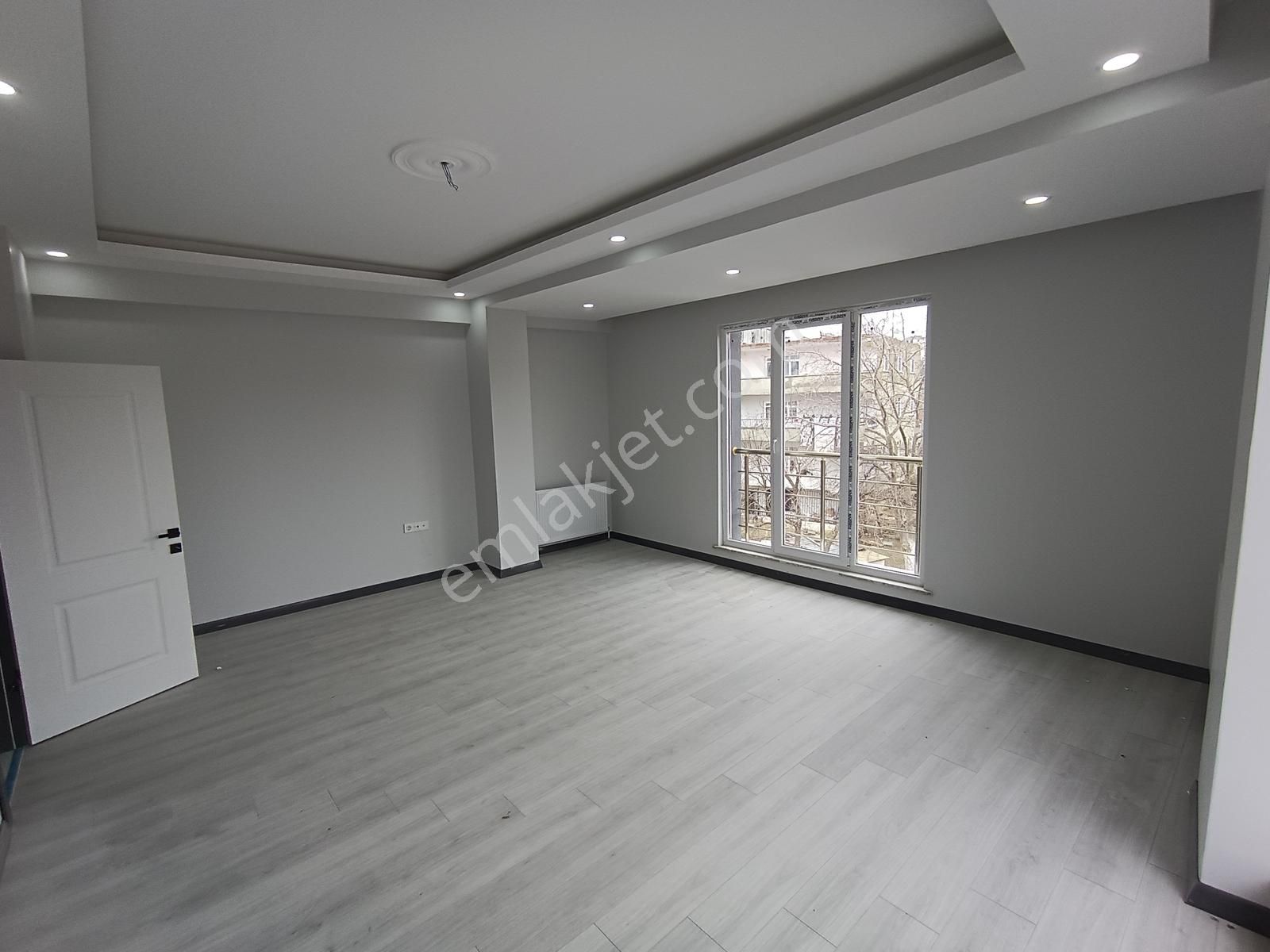 Ortacami Mah. Satılık İskanlı Ebeveyn Banyolu Ara Kat Geniş 2+1 - Görsel 19