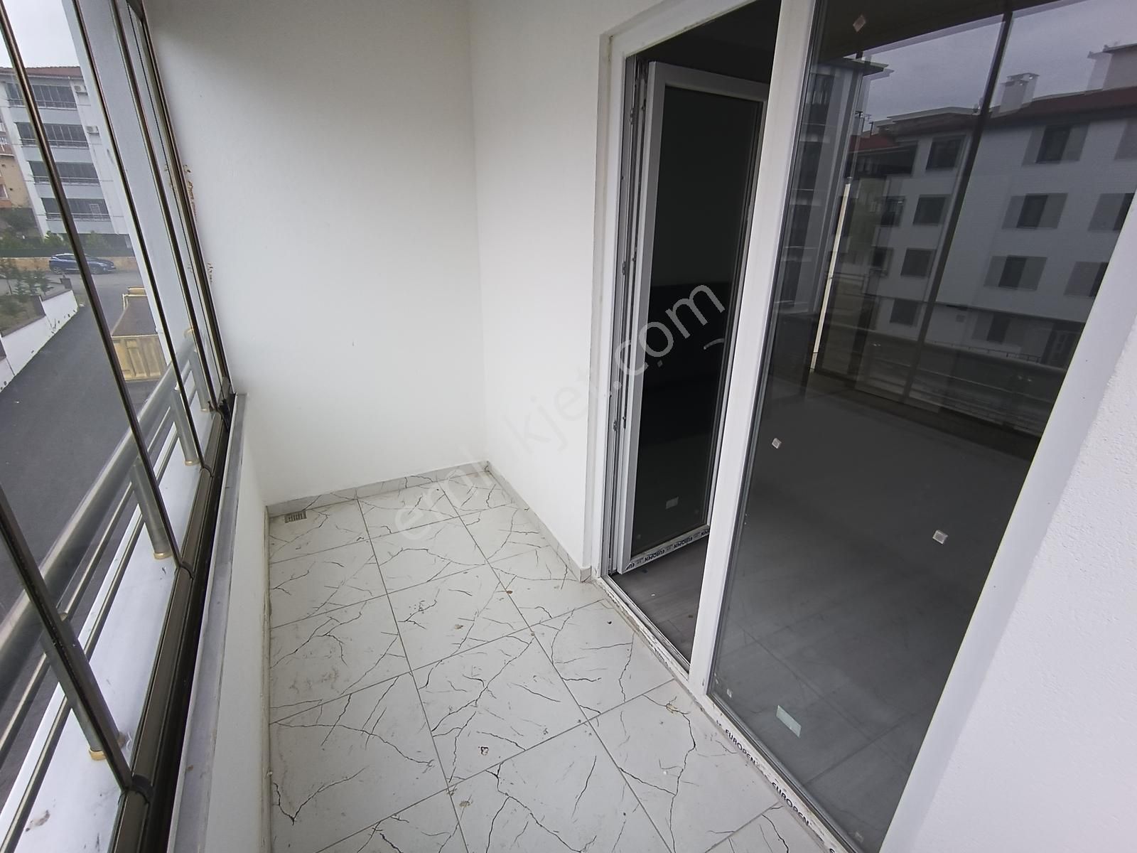 Ortacami Mah. Satılık İskanlı Ebeveyn Banyolu Ara Kat Geniş 2+1 - Görsel 13