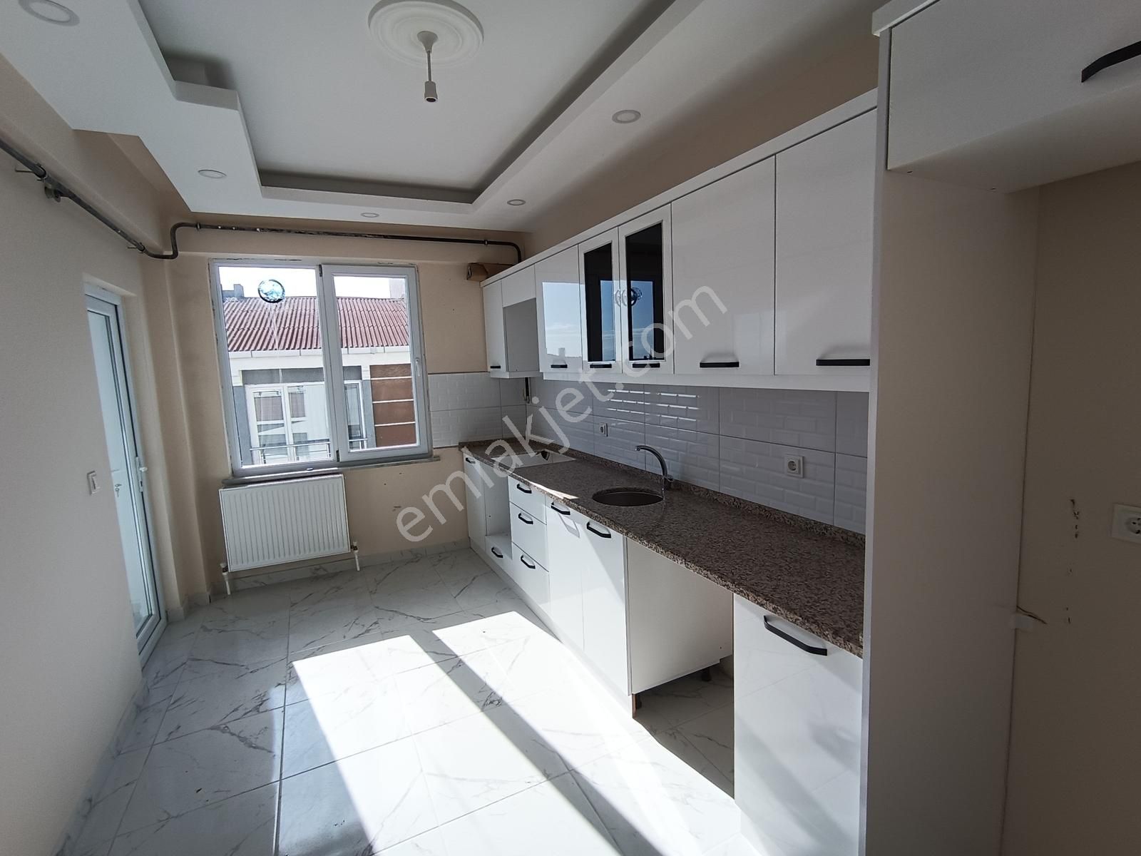 Çınarlı Mah İskanlı Deniz Manzaralı Geniş Teraslı Dubleks 3+1 - Görsel 2