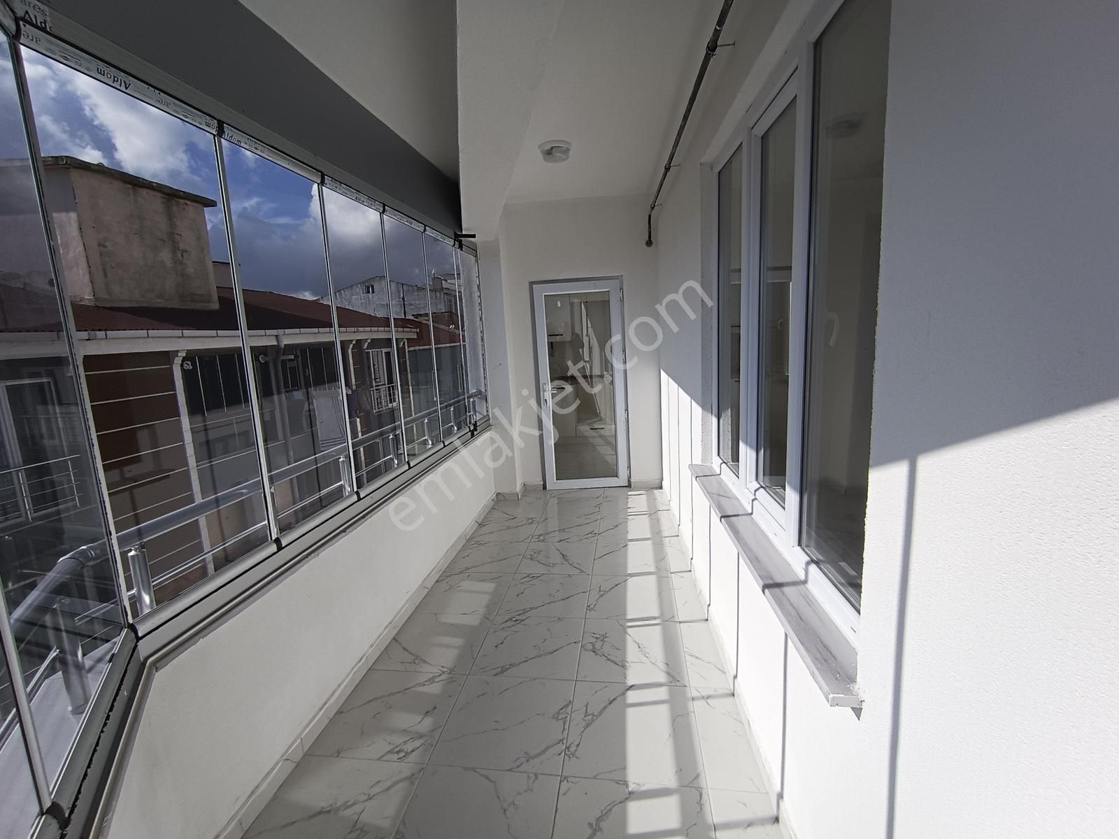 Çınarlı Mah İskanlı Deniz Manzaralı Geniş Teraslı Dubleks 3+1 - Görsel 4