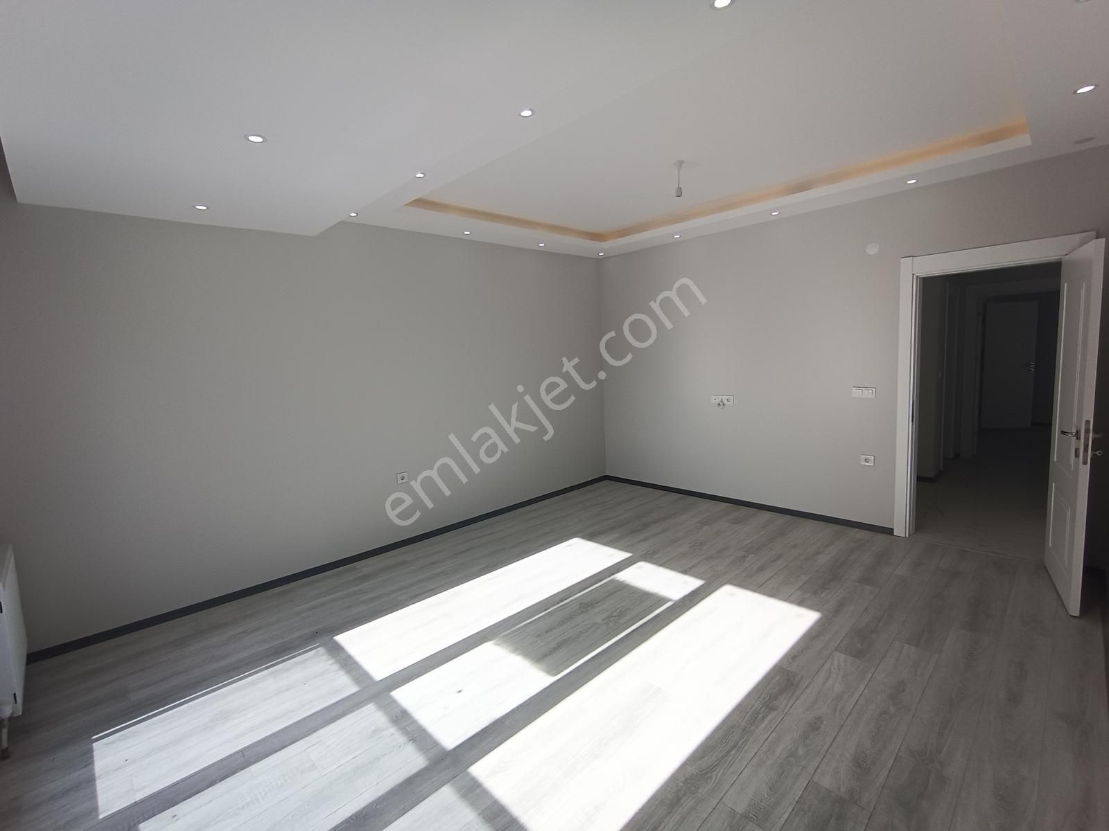 100. Mah. Satılık İskanlı Önü Açık Kombili Klimalı Sıfır 2+1 - Görsel 2