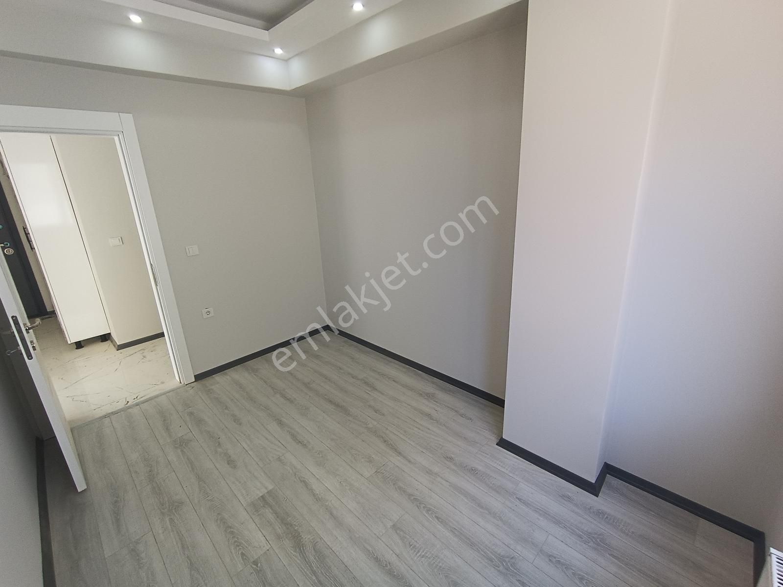 100. Mah. Satılık İskanlı Önü Açık Kombili Klimalı Sıfır 2+1 - Görsel 14