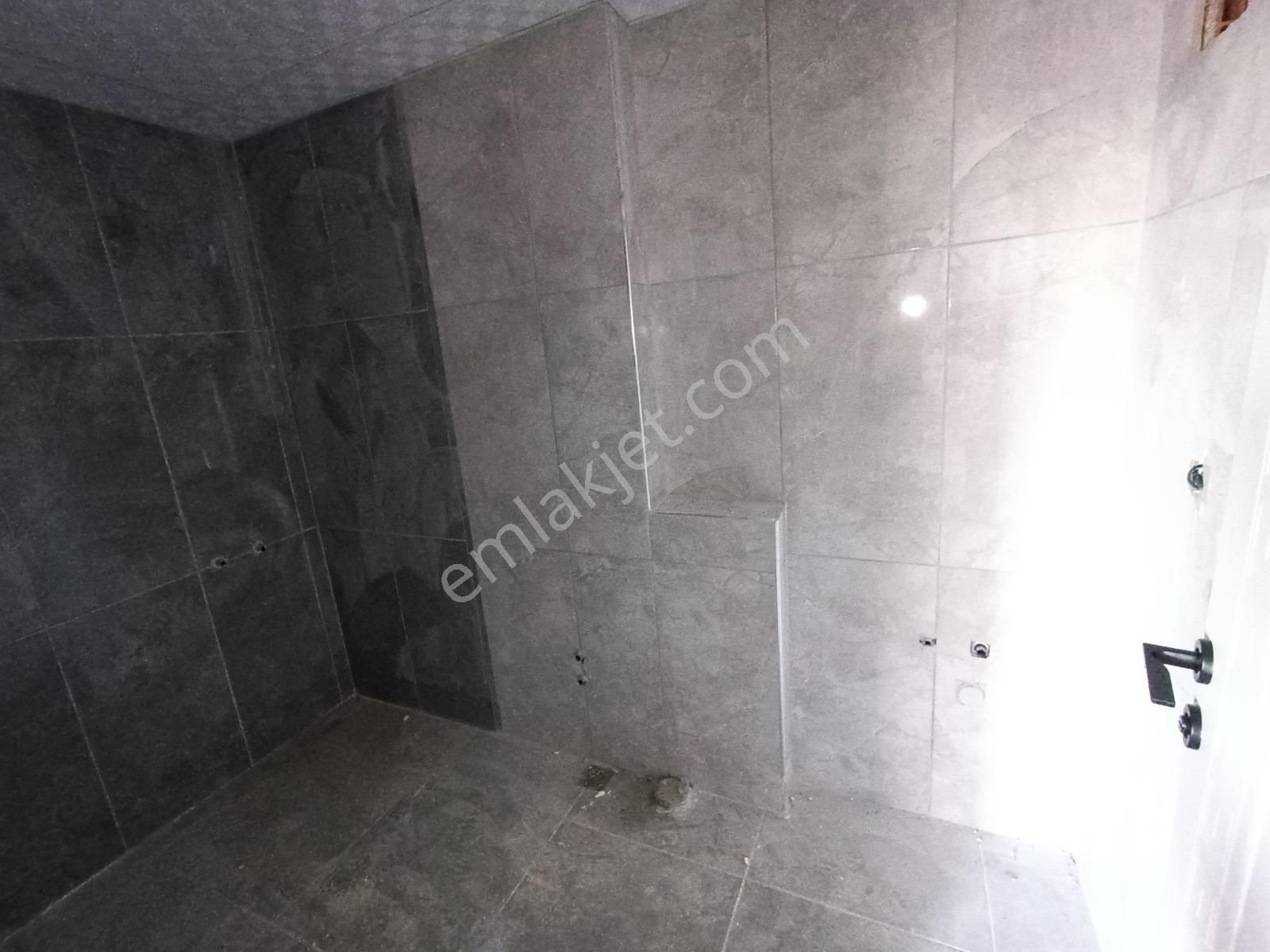 100. Yıl Mah. Satılık Ebeveyn Banyolu Sıfır 3+1 - Görsel 5