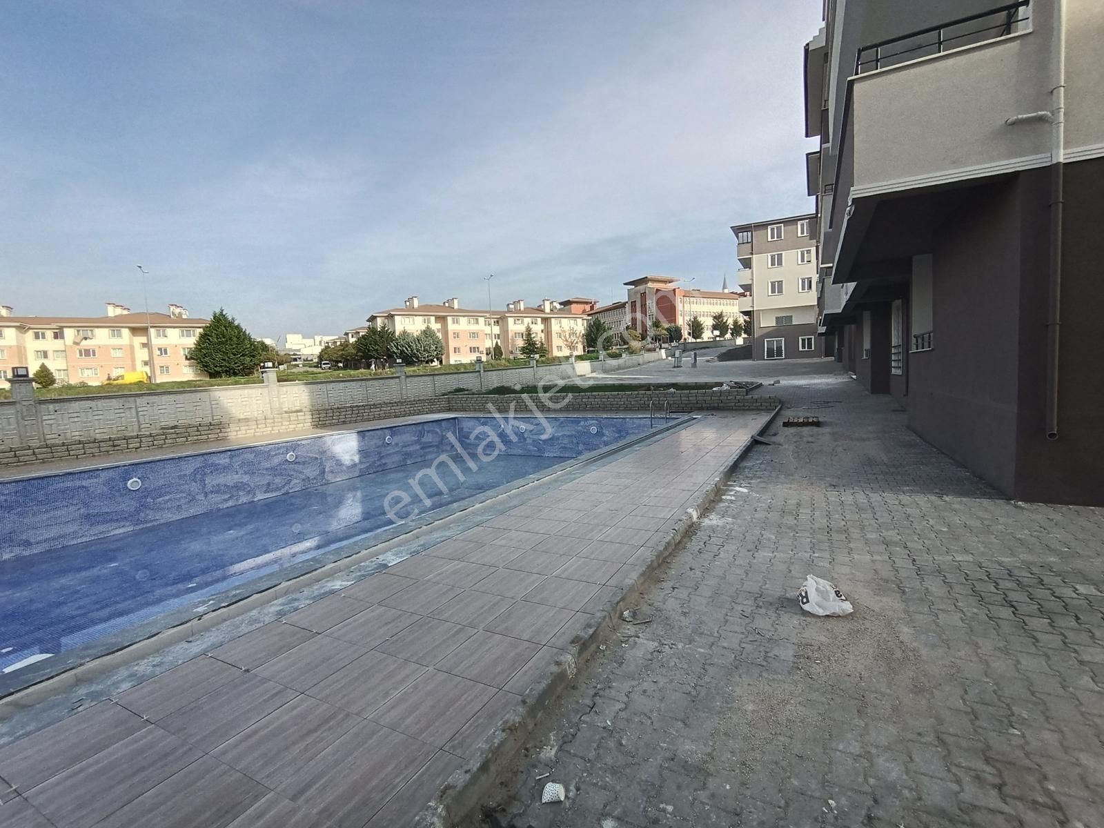 Acil Satılık Karadeniz Mah.sıfır Havuzlu Kapalı Otoparklı 2+1 - Görsel 9