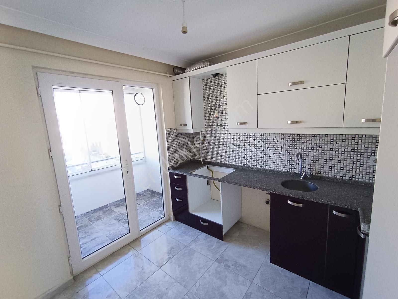 Çınarlı Mah. 7 Yıllık Binada Satılık İskanlı Önü Açık 2+1 - Görsel 12