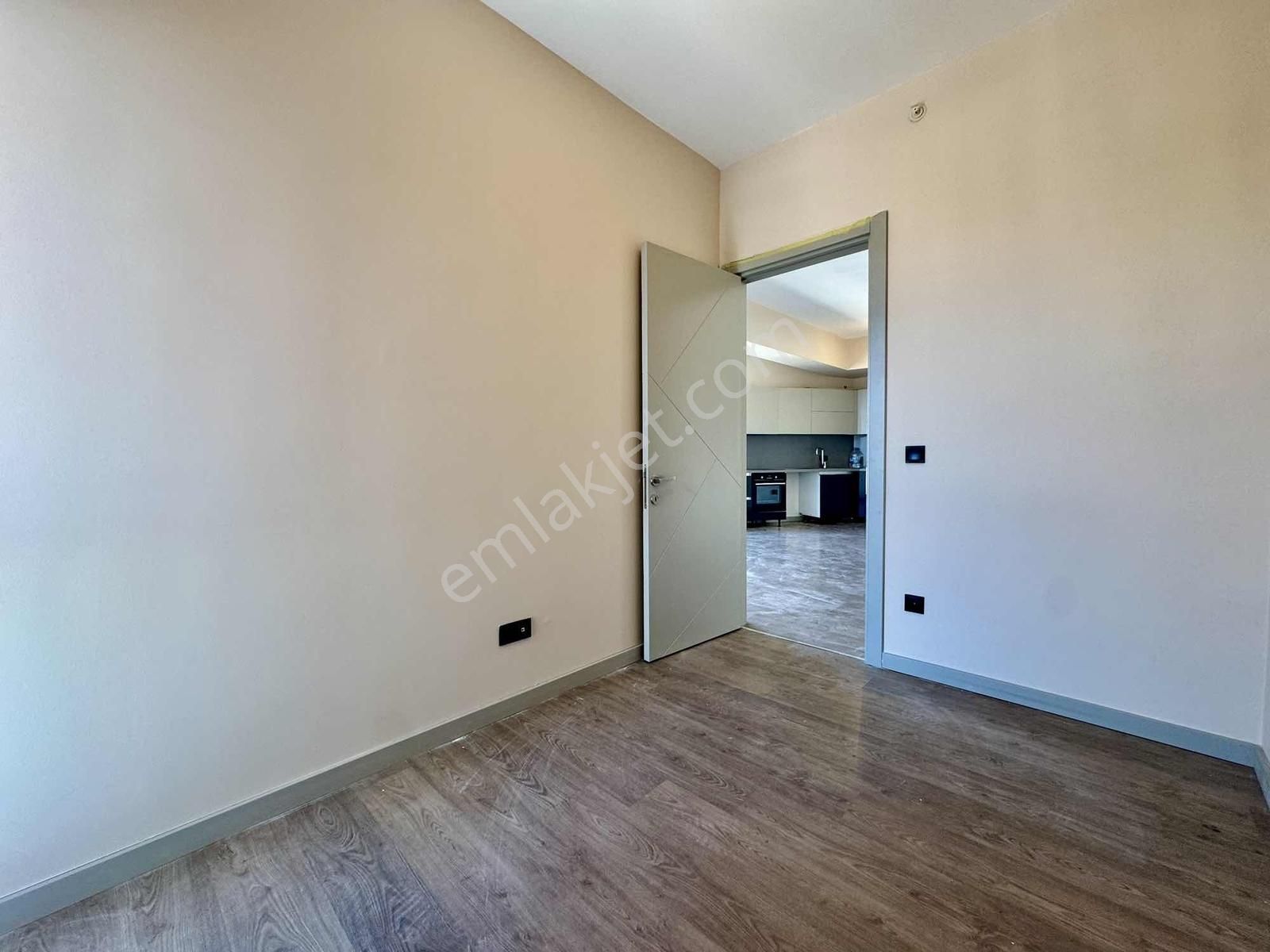 Pegaas'tan Empire İstanbul Da 2+1 17.kat Kiralık Daire - Görsel 13