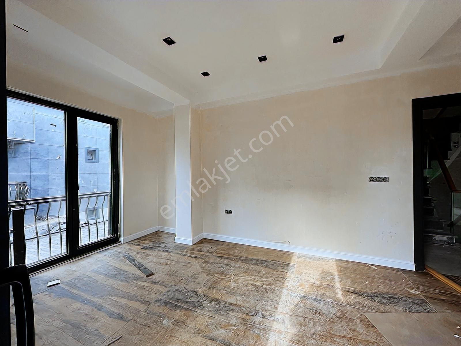 Silivri Semizkumda Deniz Manzaralı 5+1 Satılık Villa - Görsel 9