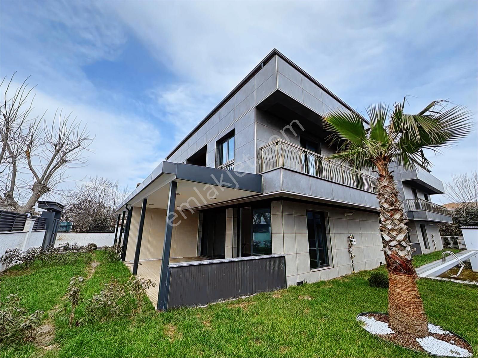 Silivri Semizkumda Deniz Manzaralı 5+1 Satılık Villa - Görsel 26