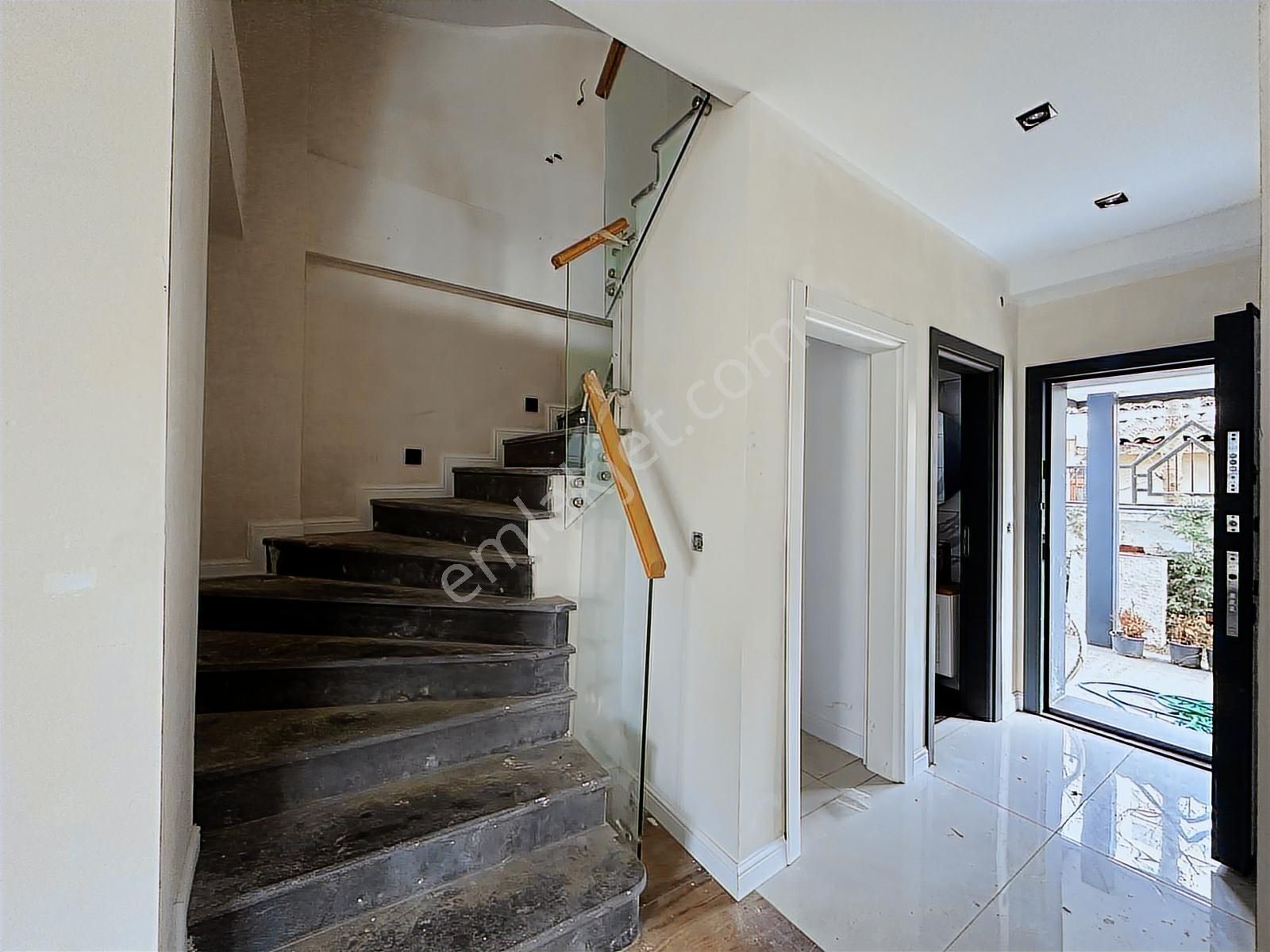 Silivri Semizkumda Deniz Manzaralı 5+1 Satılık Villa - Görsel 7