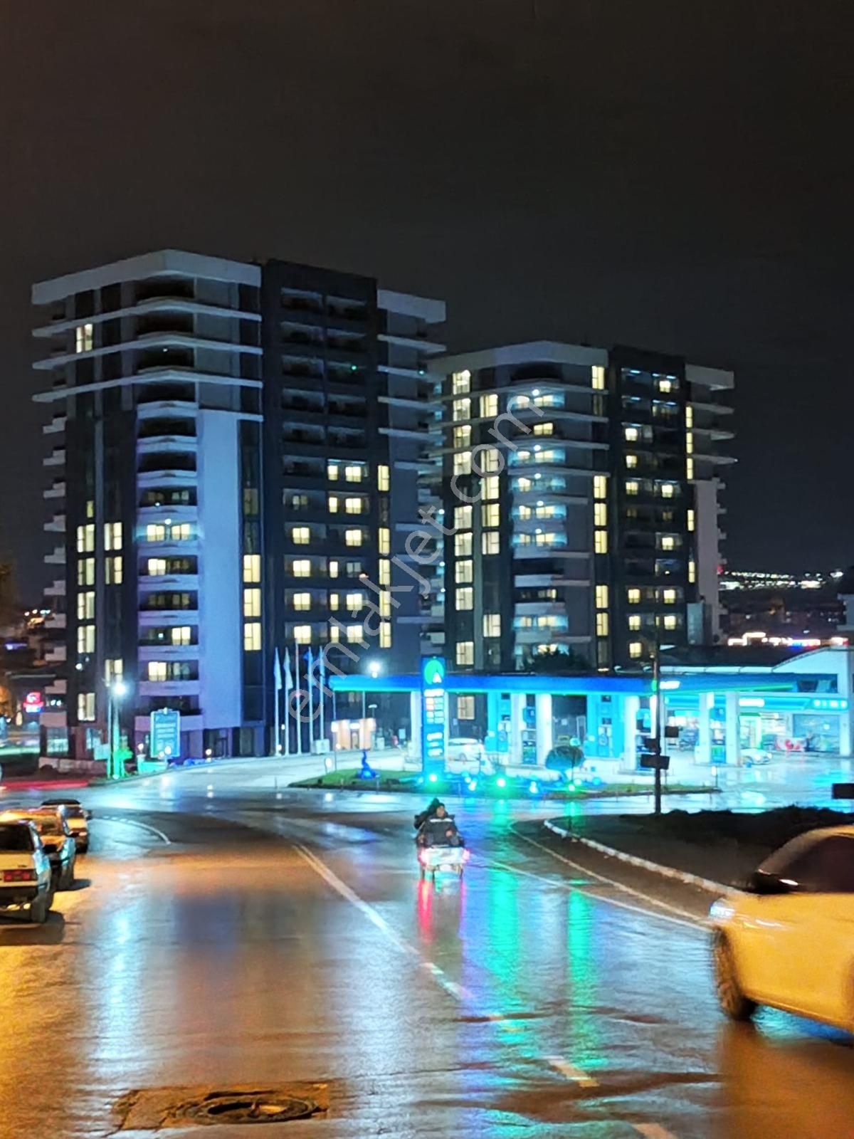 Yön Gayrimenkulden Twin Towers'da 3+1 Satılık Daire - Görsel 8