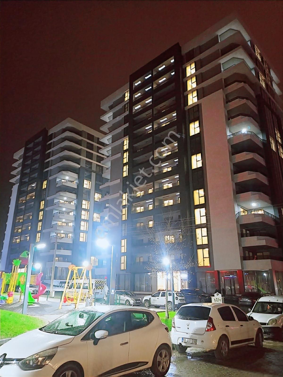 Yön Gayrimenkulden Twin Towers'da 3+1 Satılık Daire - Görsel 7