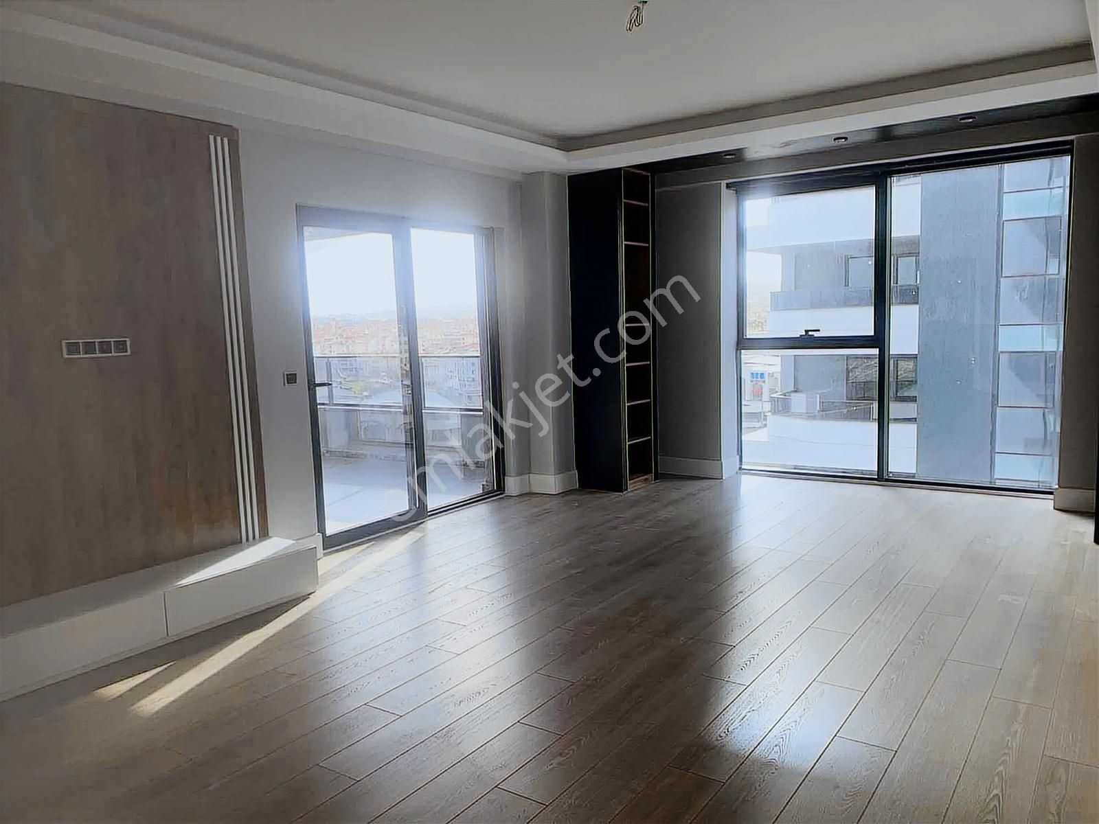 Yön Gayrimenkulden Twin Towers'da 3+1 Satılık Daire - Görsel 23