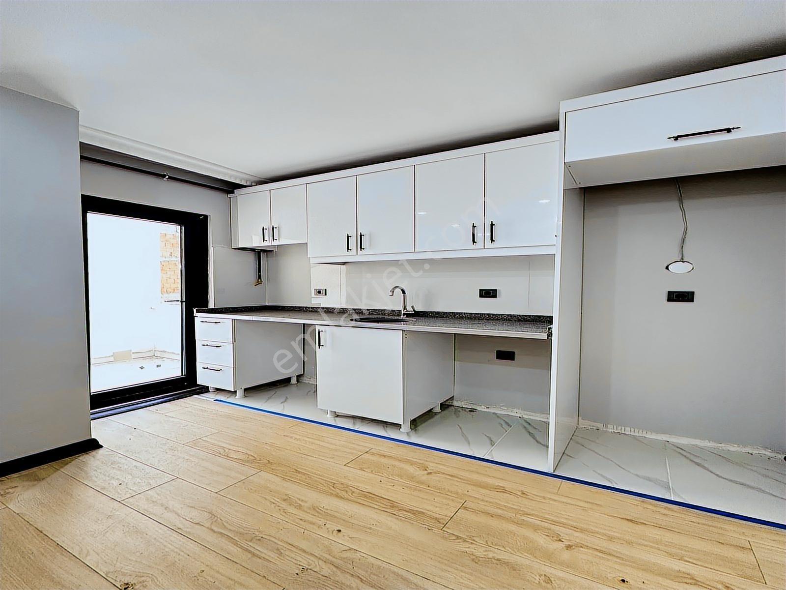Yenikent Mah. Göçmen Mahallesinde | Sıfır | 110m² | Ara Kat 2+1
