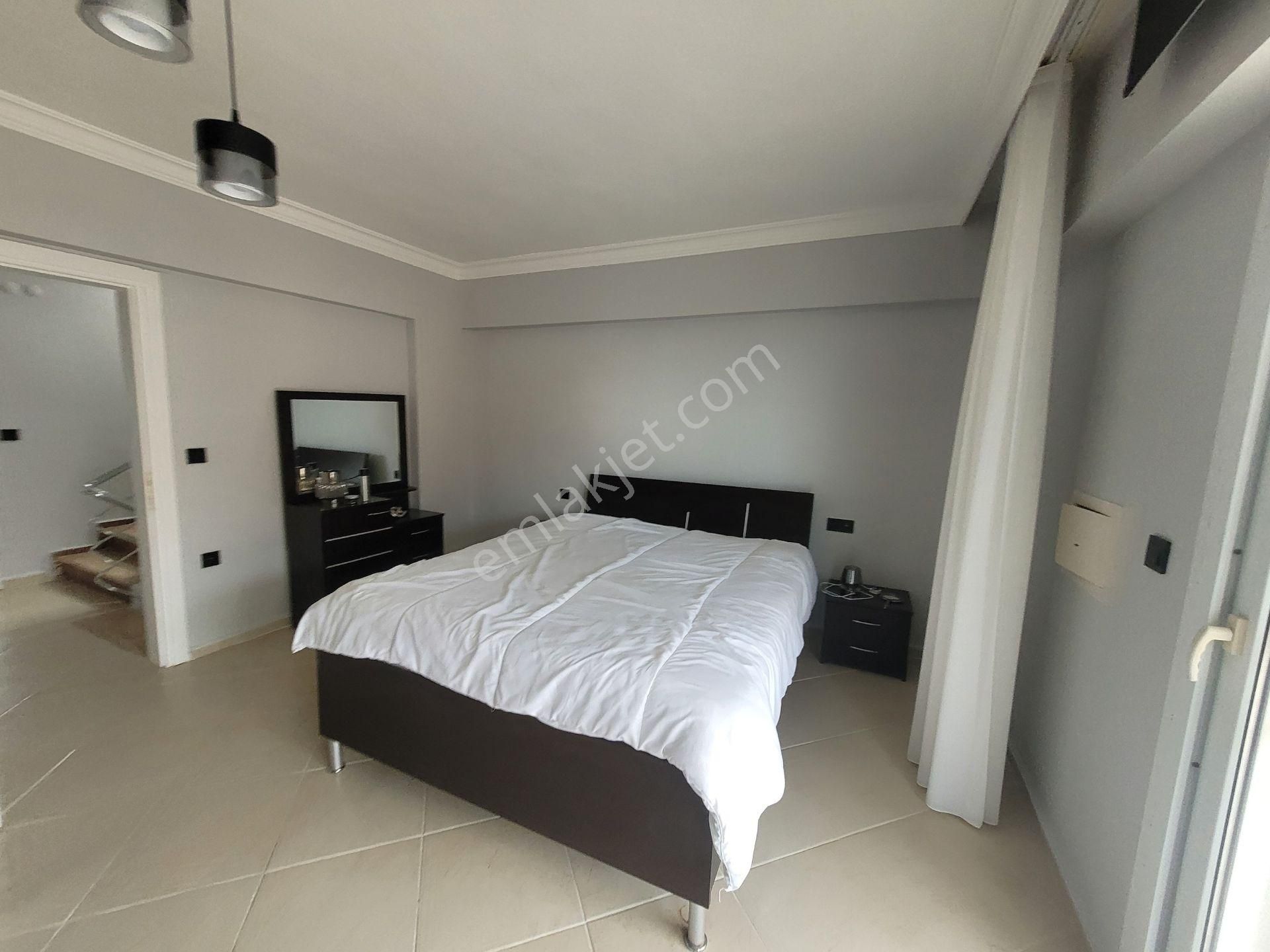 Didim Hisarda Havuzlu Tam Müstakil Deniz Manzaralı 4+1 Eşyalı Villa - Görsel 16