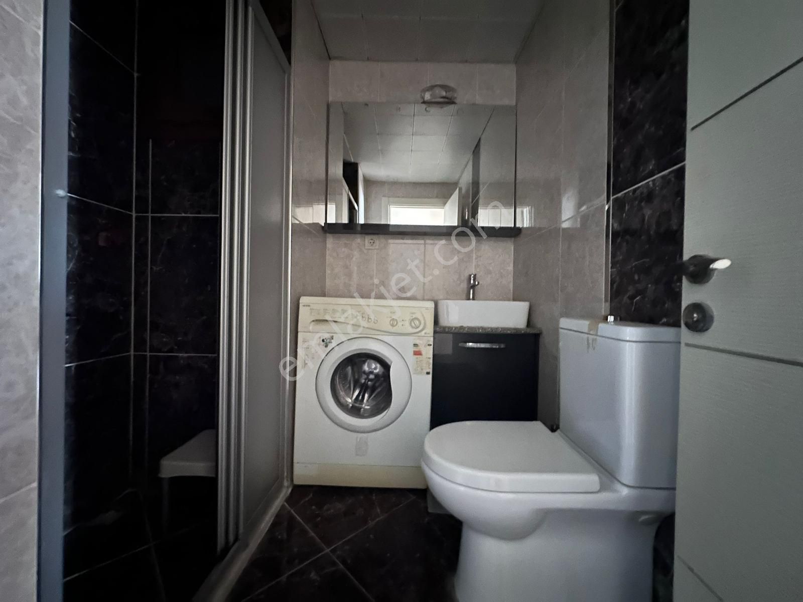 Remax Arma'dan Buca Kuruçeşme Mh' De Balkonlu Eşyalı 1+1 - Görsel 12