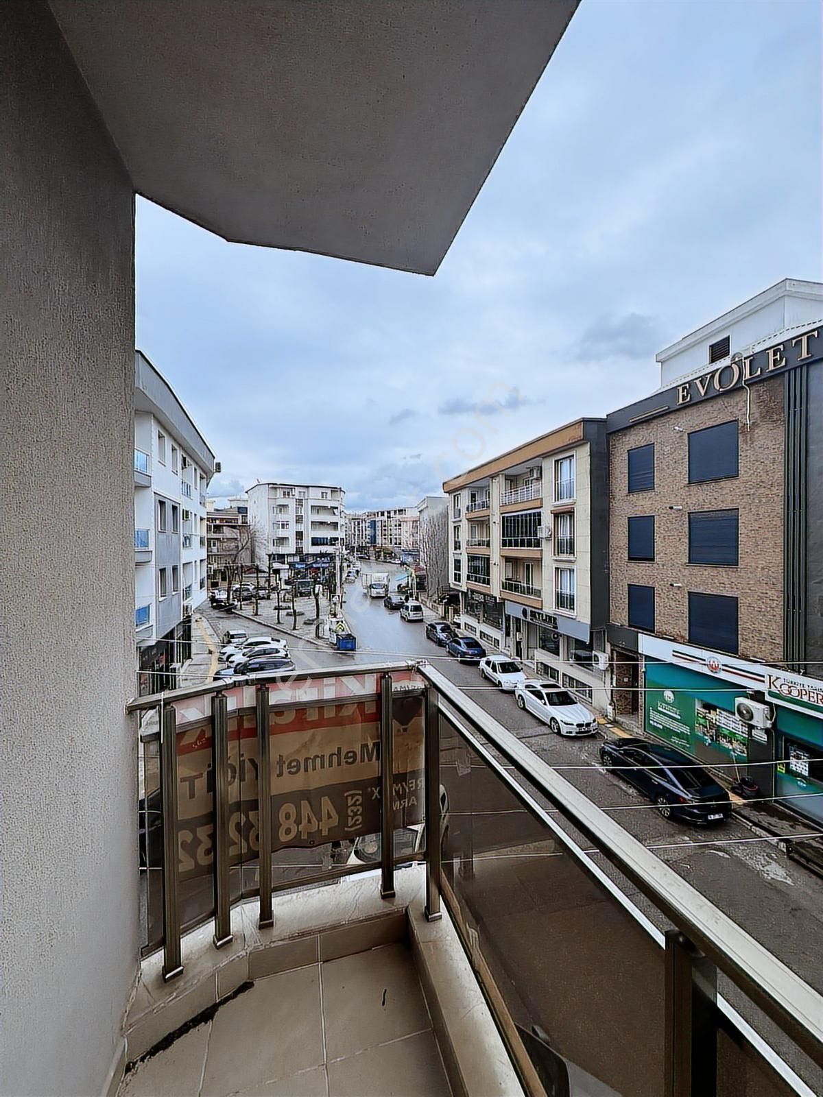 Remax Arma'dan Buca Kuruçeşme Mh' De Balkonlu Eşyalı 1+1 - Görsel 7