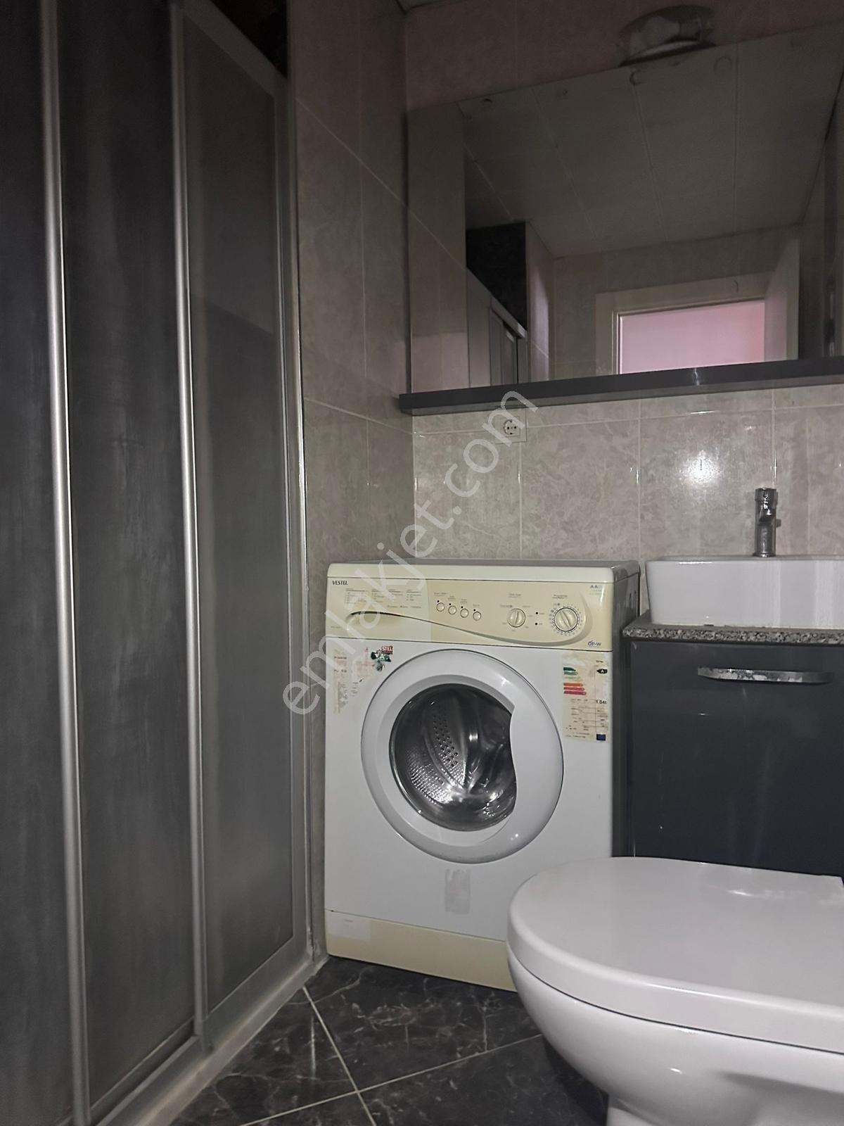 Remax Arma'dan Buca Kuruçeşme Mh' De Balkonlu Eşyalı 1+1 - Görsel 3