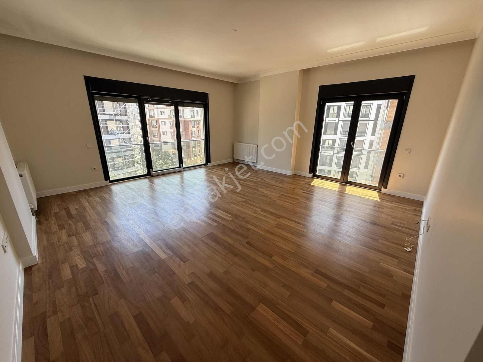 Alkaya'dan Suadiye Bağdat Caddesine 5.bina Önü Açık Balkonlu 3+1 - Görsel 2