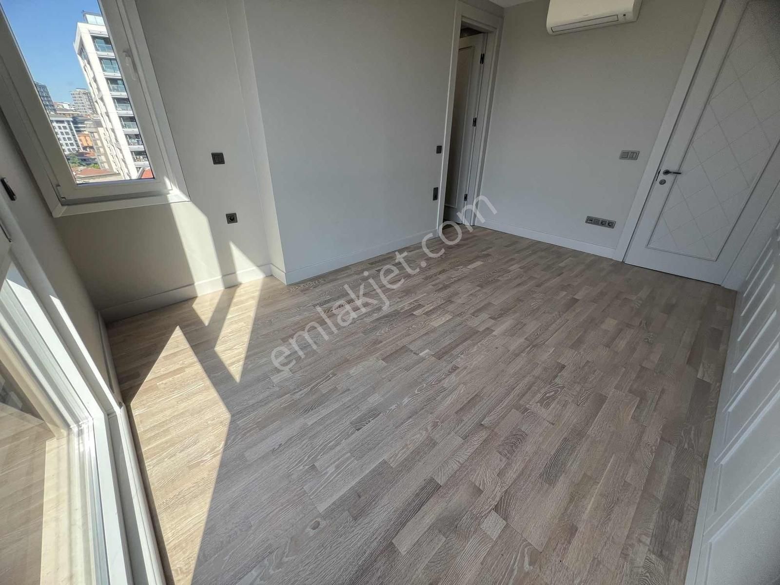 Fenerbahçe Sahilde Satılk 3+1 Daire Her Odası Marina Manzaralı - Görsel 21